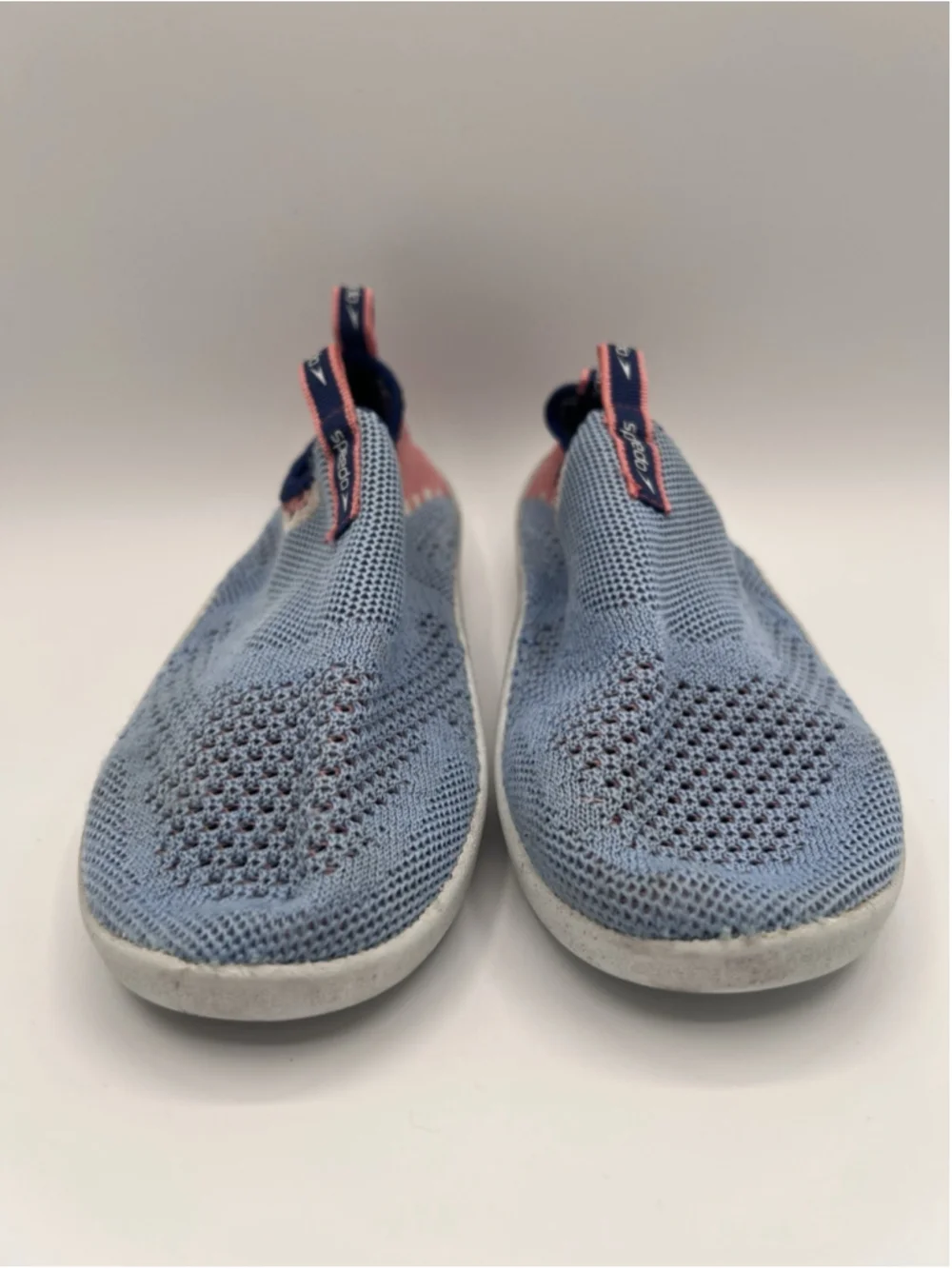 Speedo Water Shoes Woman’s Size Small 5-6 Blue Mesh Top Rubber Sole Pull-On